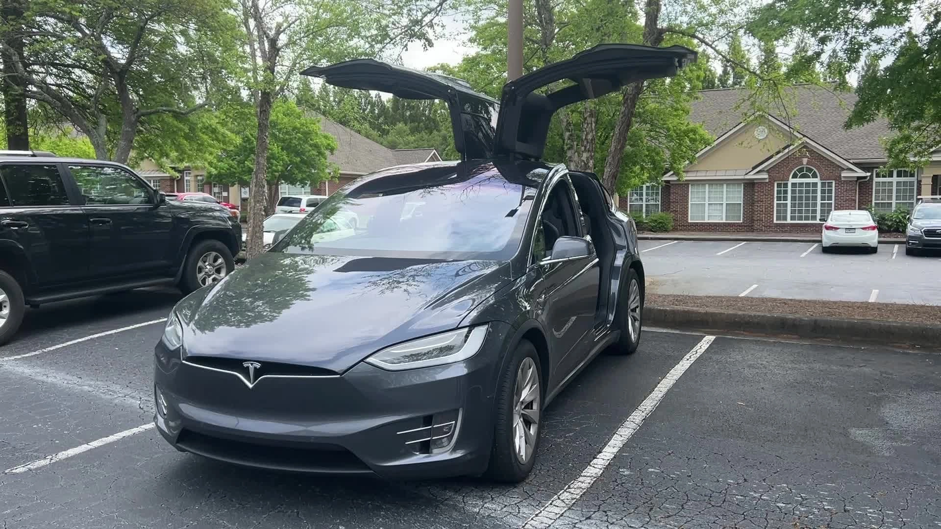 Teslaformer Tesla Model X Dancing